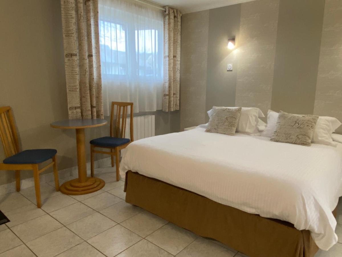 Contact Hotel - Motel Les Bleuets & Spa Ла-Ривьер-Сен-Совёр Экстерьер фото