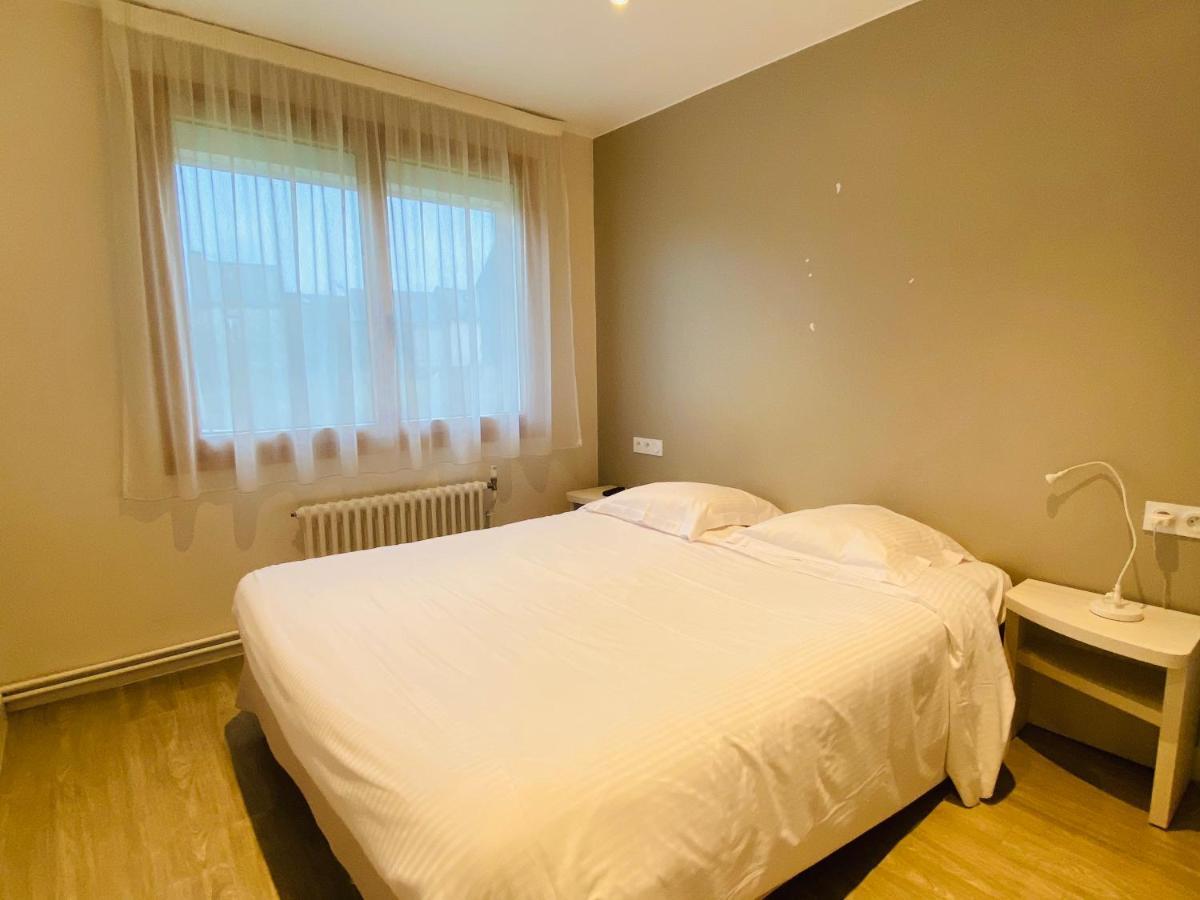 Contact Hotel - Motel Les Bleuets & Spa Ла-Ривьер-Сен-Совёр Экстерьер фото