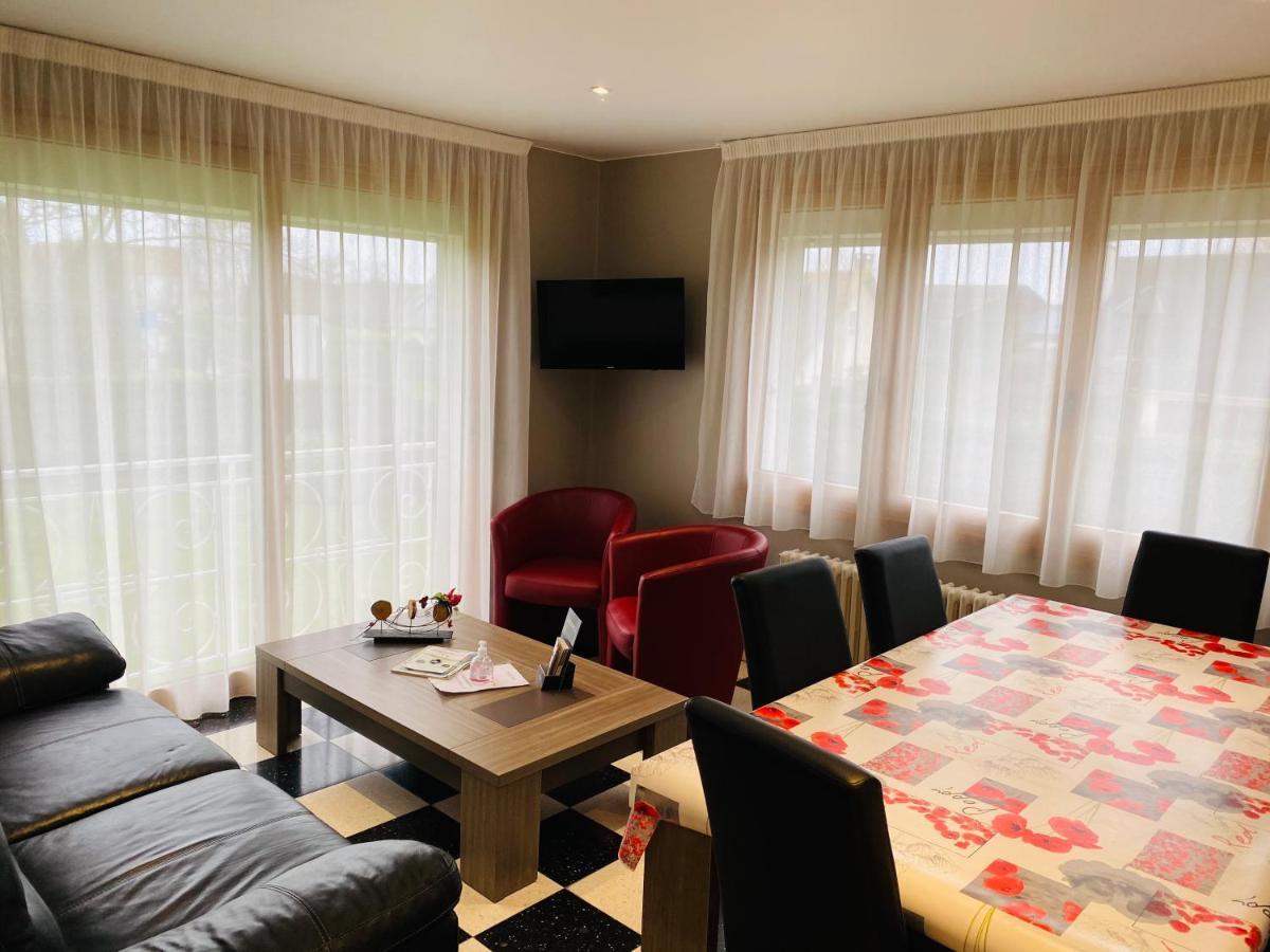 Contact Hotel - Motel Les Bleuets & Spa Ла-Ривьер-Сен-Совёр Экстерьер фото