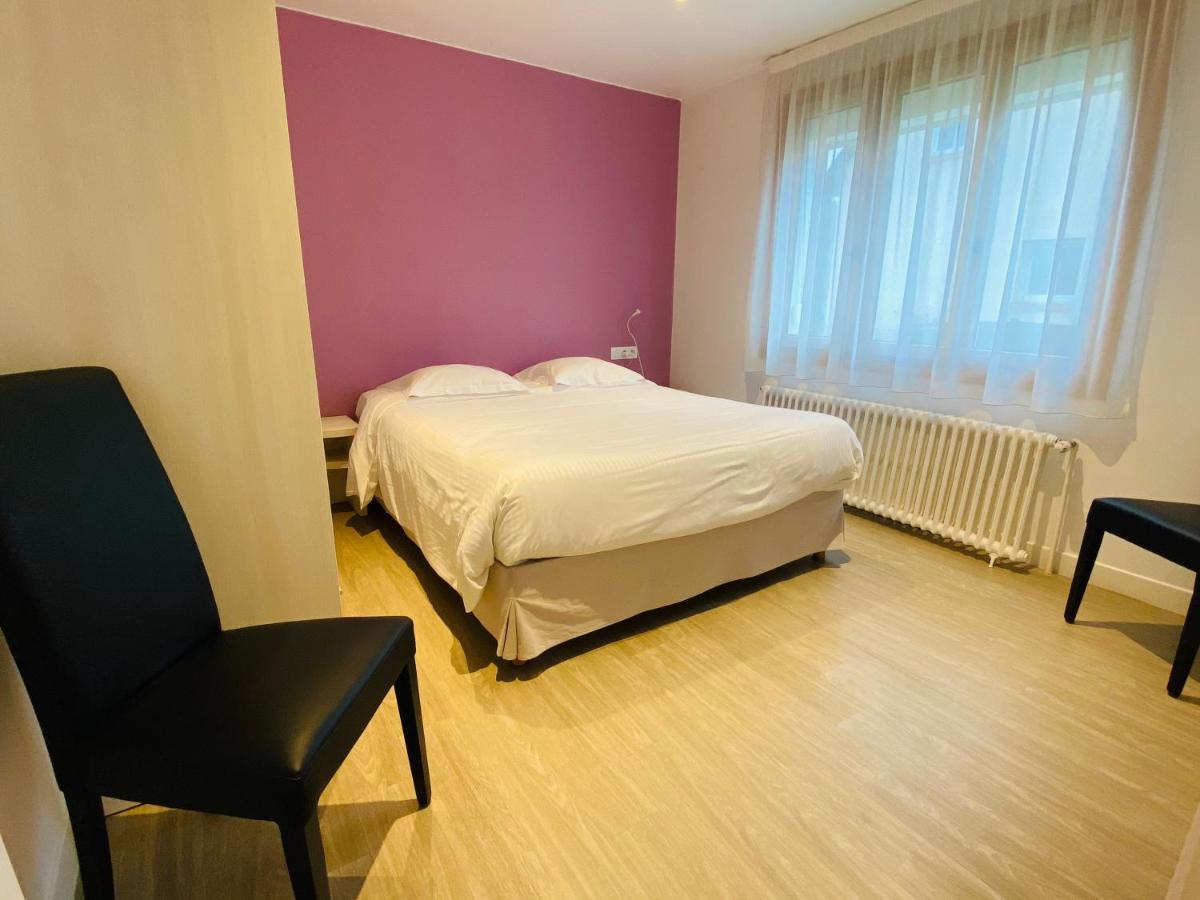 Contact Hotel - Motel Les Bleuets & Spa Ла-Ривьер-Сен-Совёр Экстерьер фото