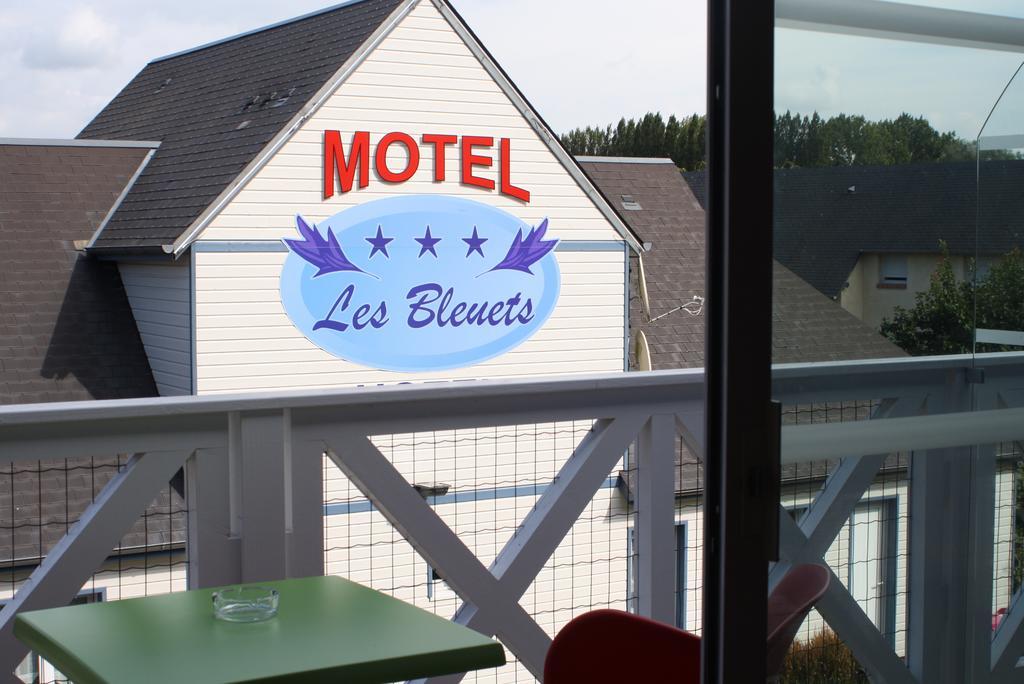 Contact Hotel - Motel Les Bleuets & Spa Ла-Ривьер-Сен-Совёр Номер фото