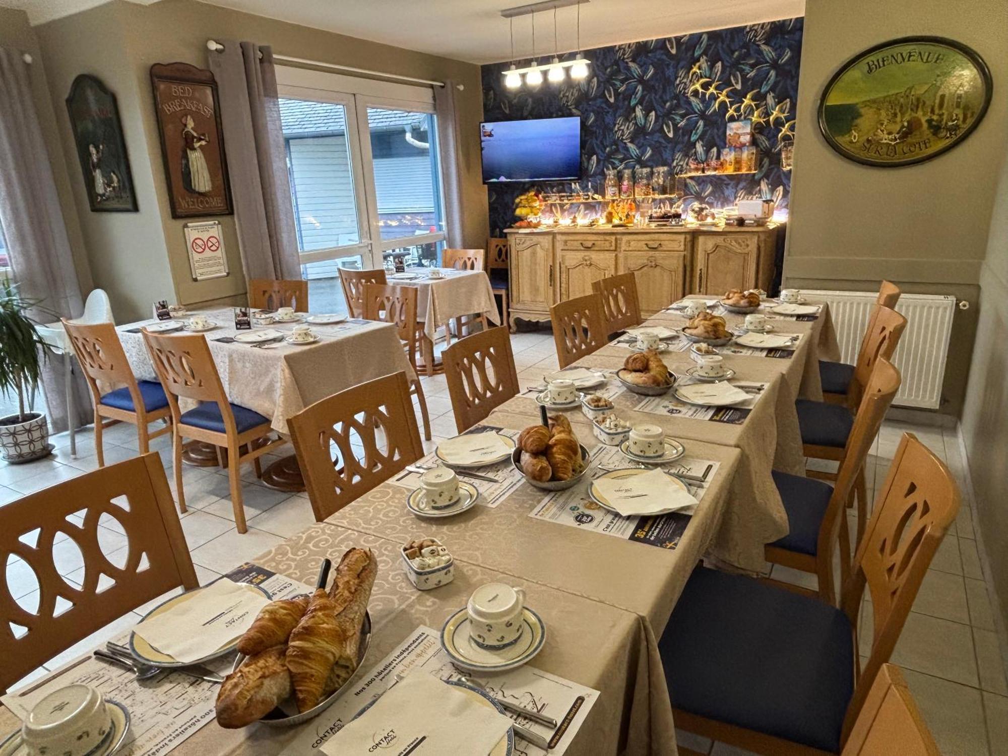 Contact Hotel - Motel Les Bleuets & Spa Ла-Ривьер-Сен-Совёр Экстерьер фото