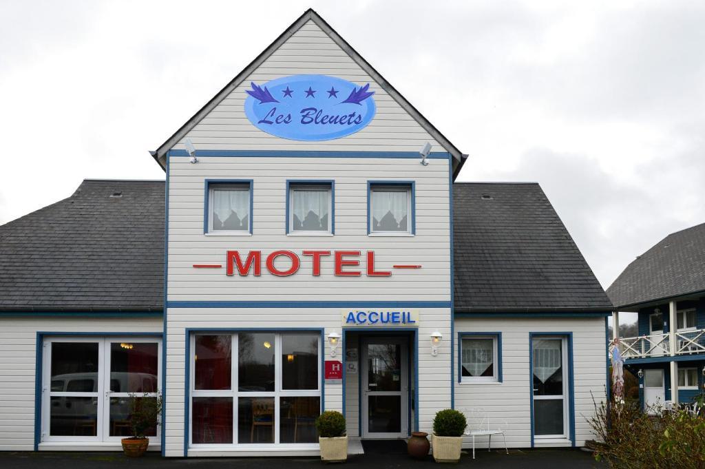 Contact Hotel - Motel Les Bleuets & Spa Ла-Ривьер-Сен-Совёр Экстерьер фото